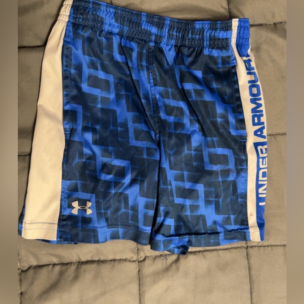 UNDER ARMOUR SHORTS